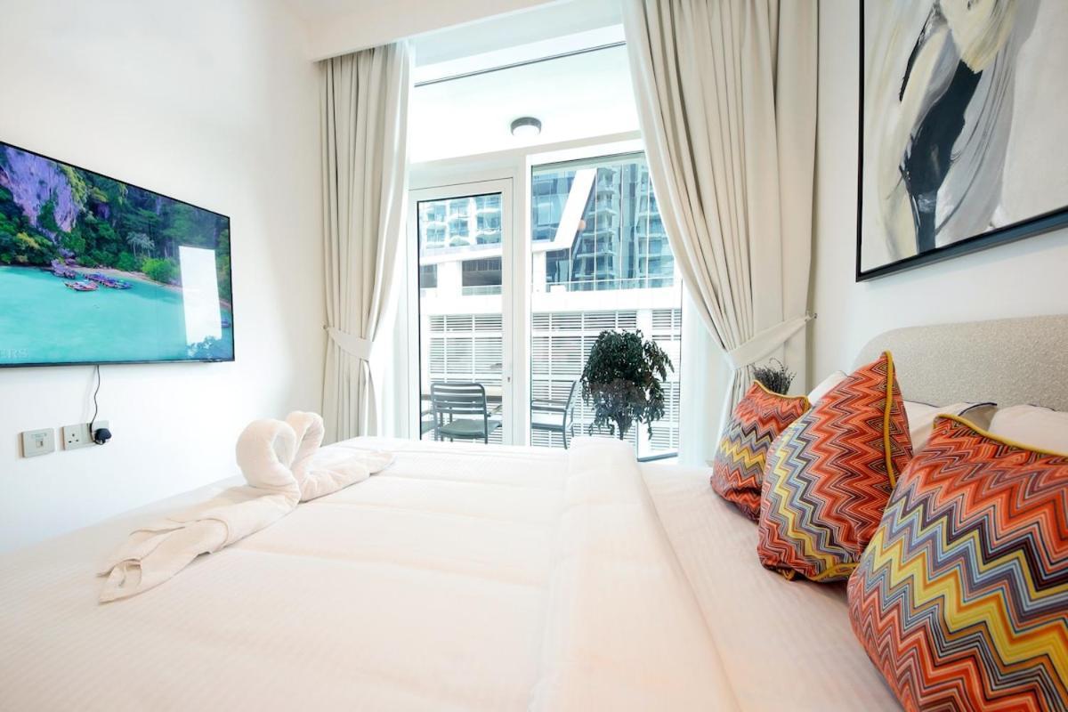 Urban Oasis 2br Retreat In With Pool View Apartment Dubai
