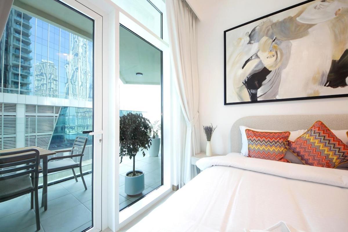 Urban Oasis 2br Retreat In With Pool View Dubai