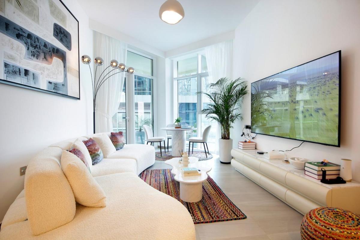 Apartment Urban Oasis 2br Retreat In With Pool View