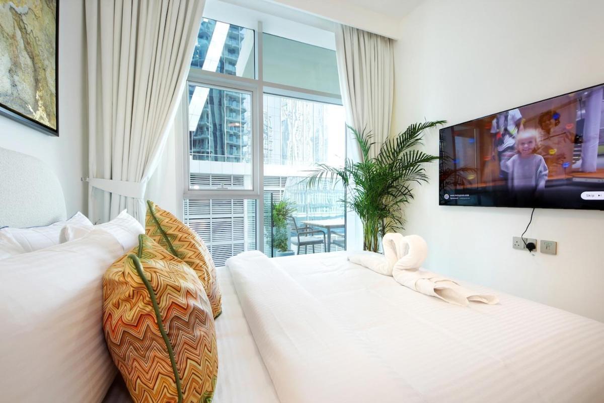 Urban Oasis 2br Retreat In With Pool View