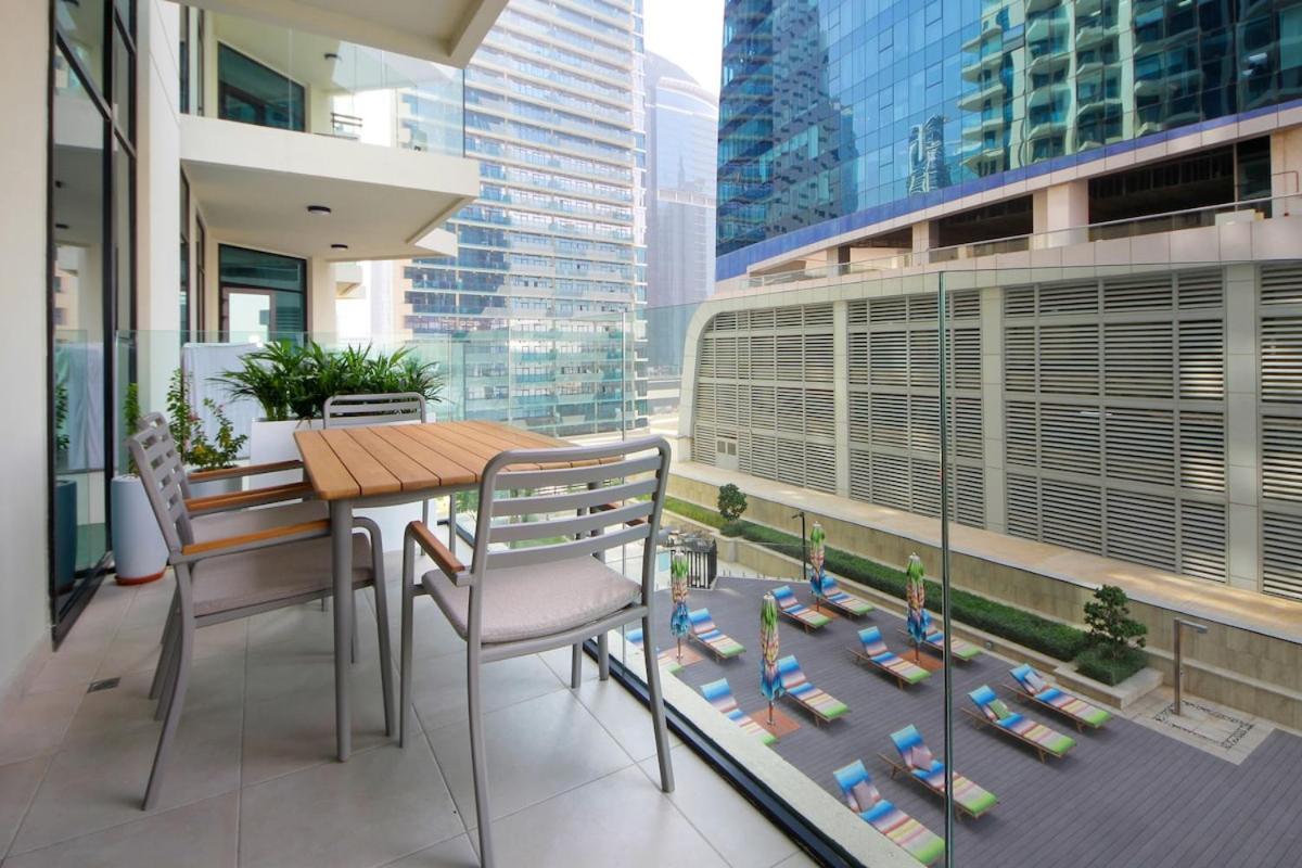 Apartment Urban Oasis 2br Retreat In With Pool View *