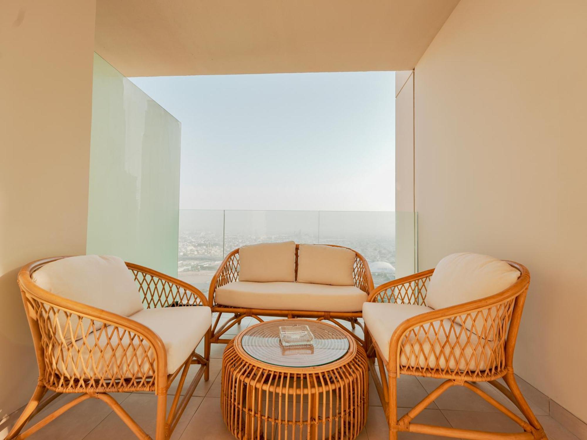 Elegant 2-bedroom Apartment, Branded & Luxury Amenities Apartment Dubai