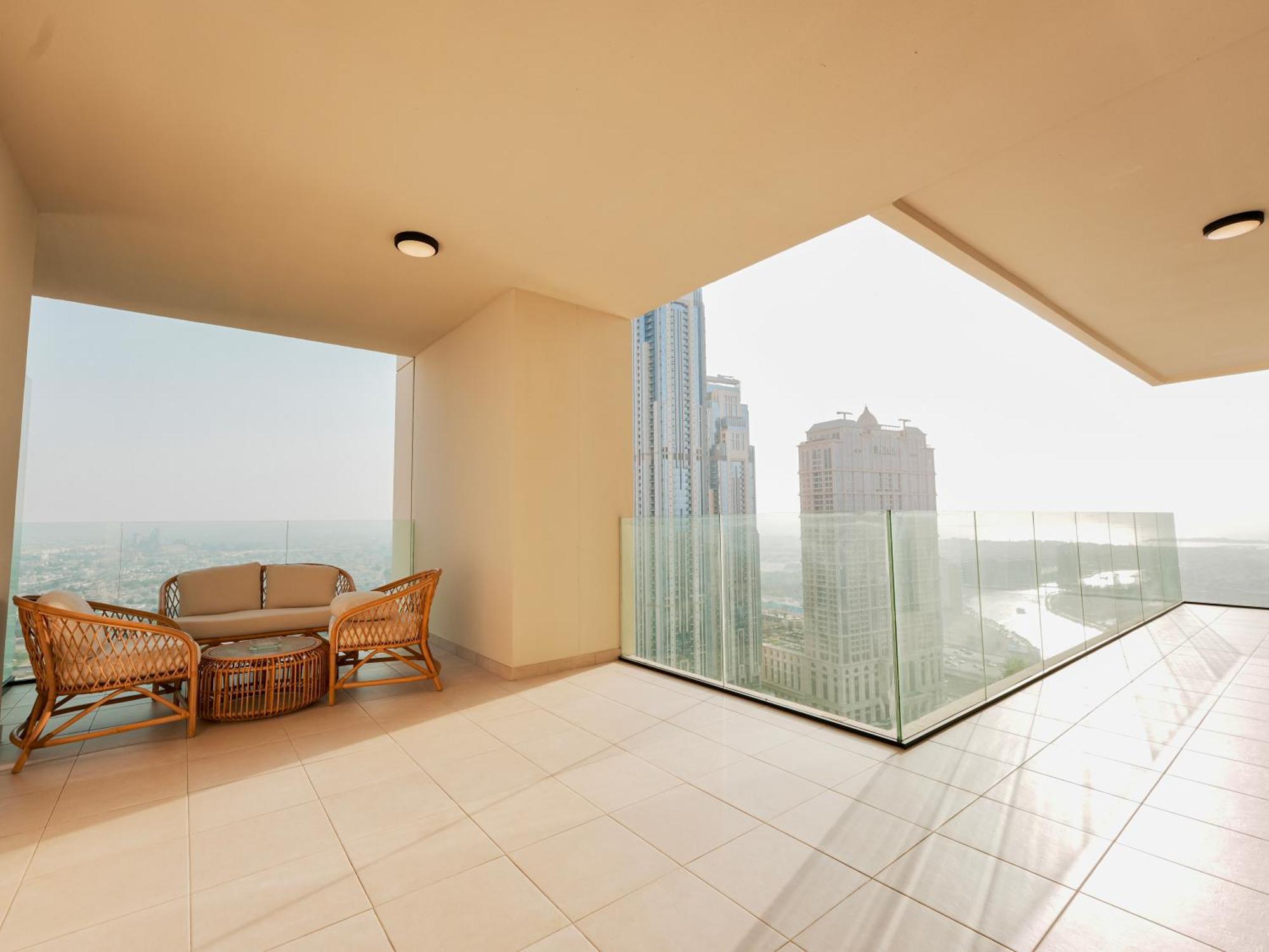 Elegant 2-bedroom Apartment, Branded & Luxury Amenities