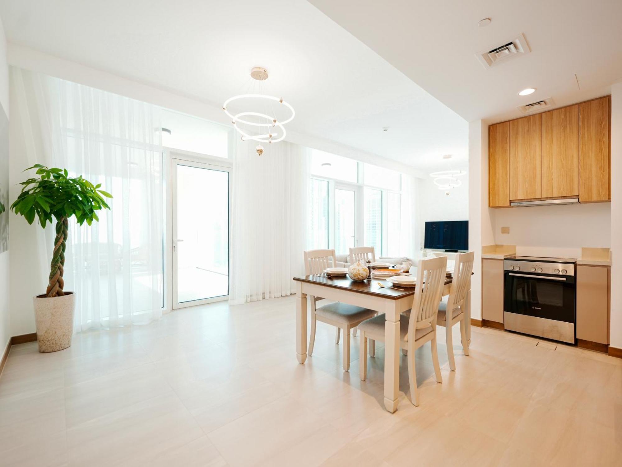 Elegant 2-bedroom Apartment, Branded & Luxury Amenities Dubai