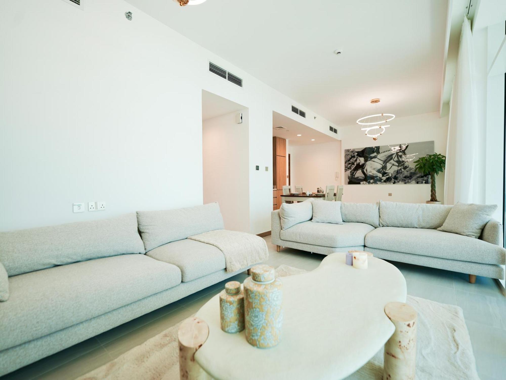 Elegant 2-bedroom Apartment, Branded & Luxury Amenities Apartment