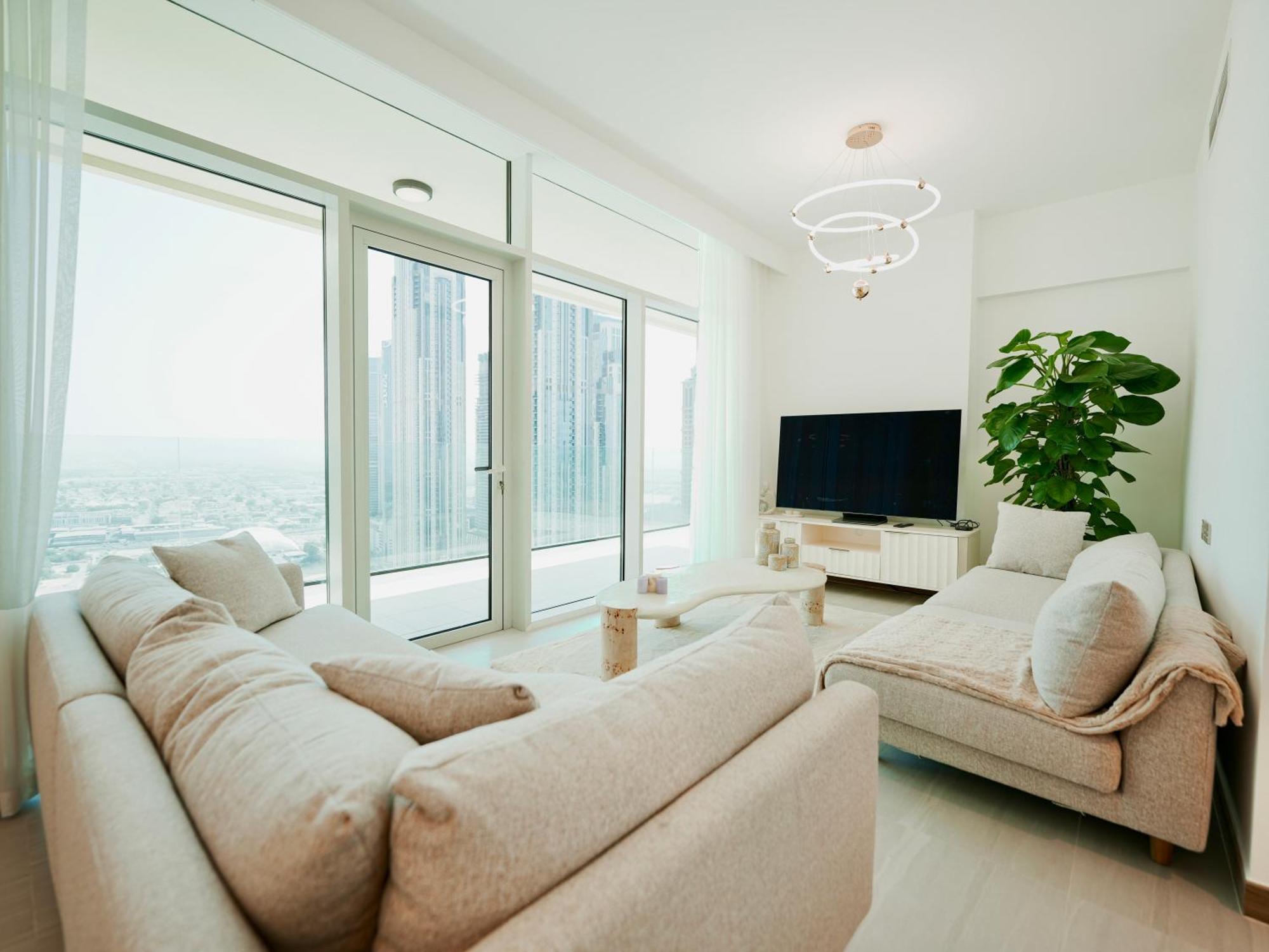 Elegant 2-bedroom Apartment, Branded & Luxury Amenities *