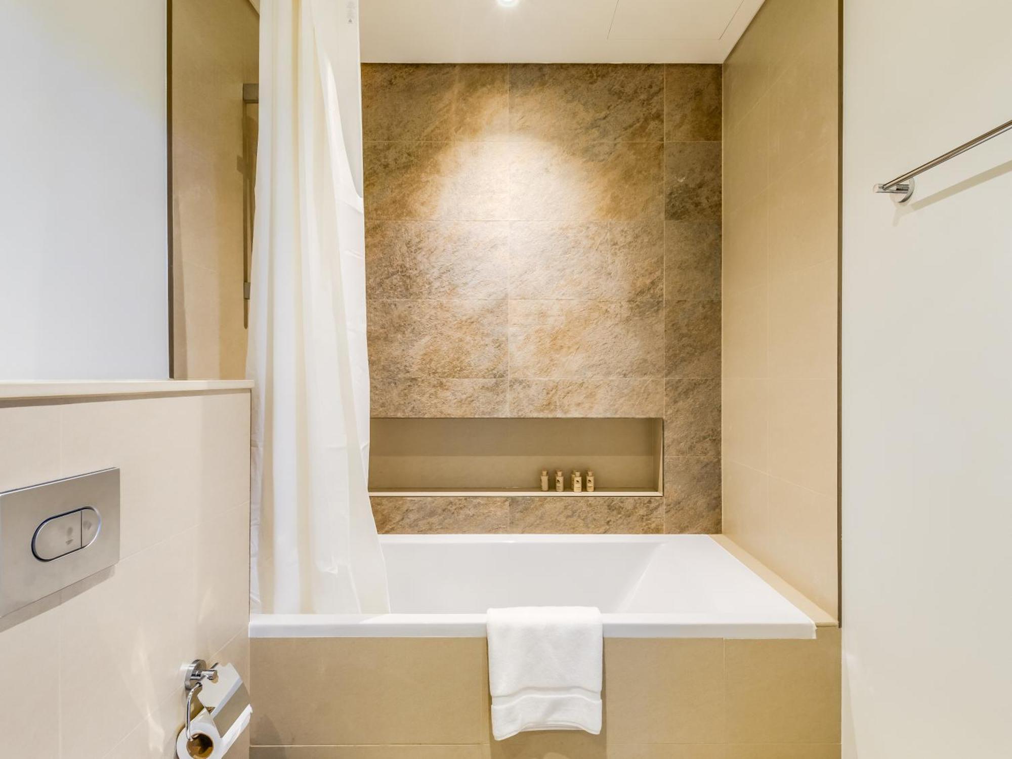 Trps - Downtown Views Ii Tower 2, Downtown - 1br Furnished - Near To Mall Apartment Dubai