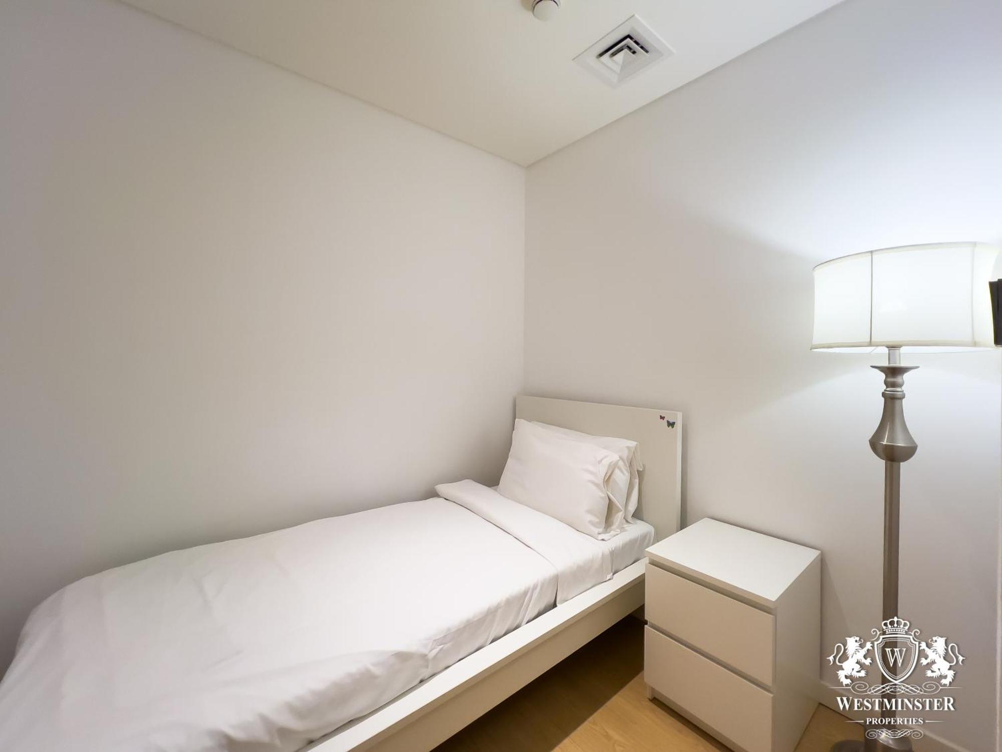 Westminster Front Apartment *