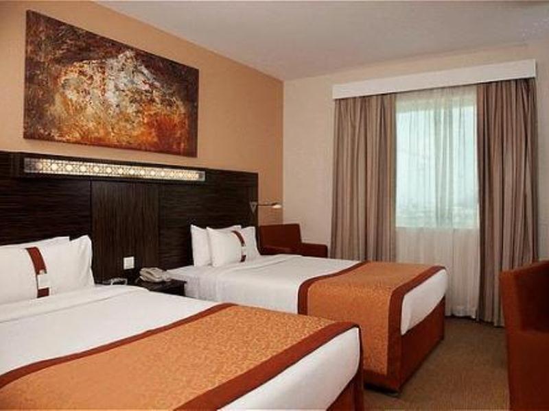 Hotel Holiday Express Dubai, Jumeirah By Ihg 3*