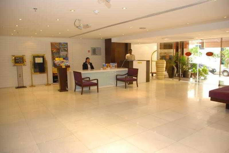 Aparthotel London Crown 1 3*
