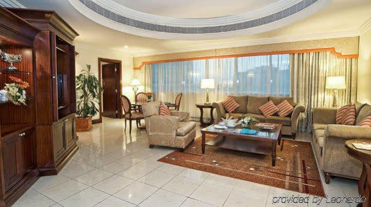 Seasons Hotel