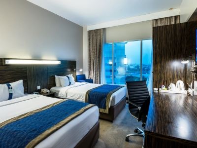 Holiday Express Dubai, Jumeirah By Ihg Hotel 3*