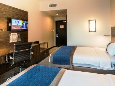 Holiday Express Dubai, Jumeirah By Ihg Hotel