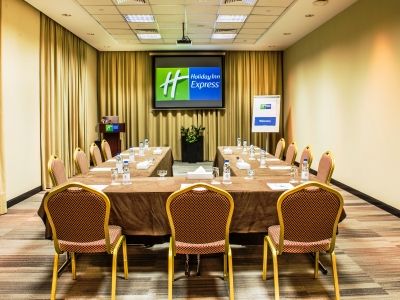 Holiday Express Dubai, Jumeirah By Ihg Dubai