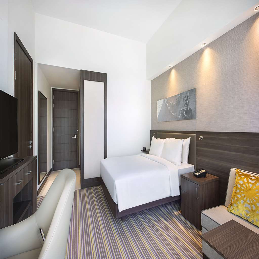 Hampton By Hilton Airport Hotel 3*