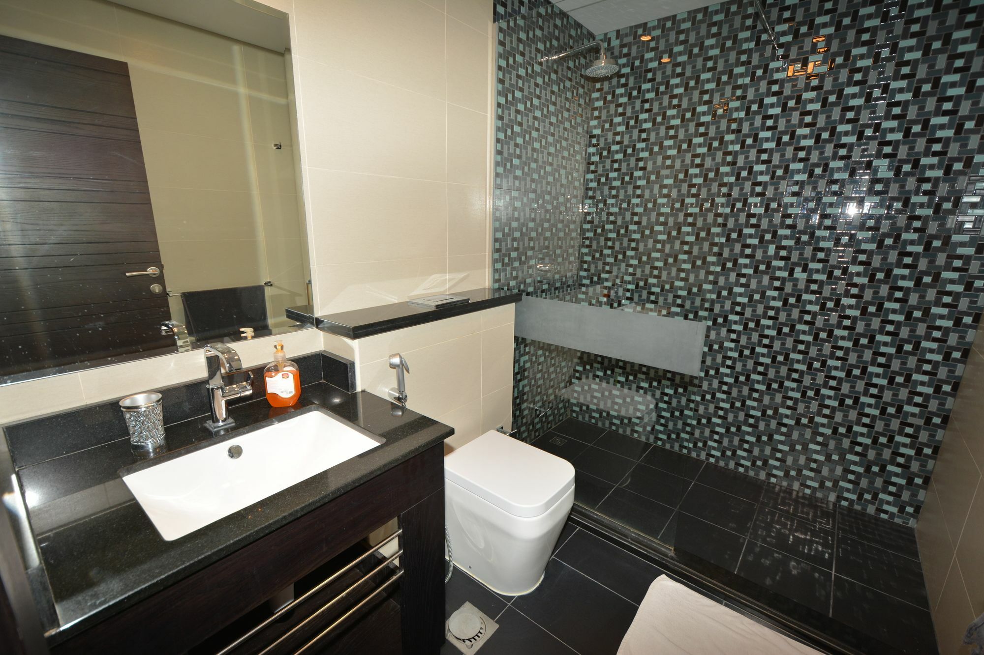 Apartment Cayan Tower By Deluxe Homes *