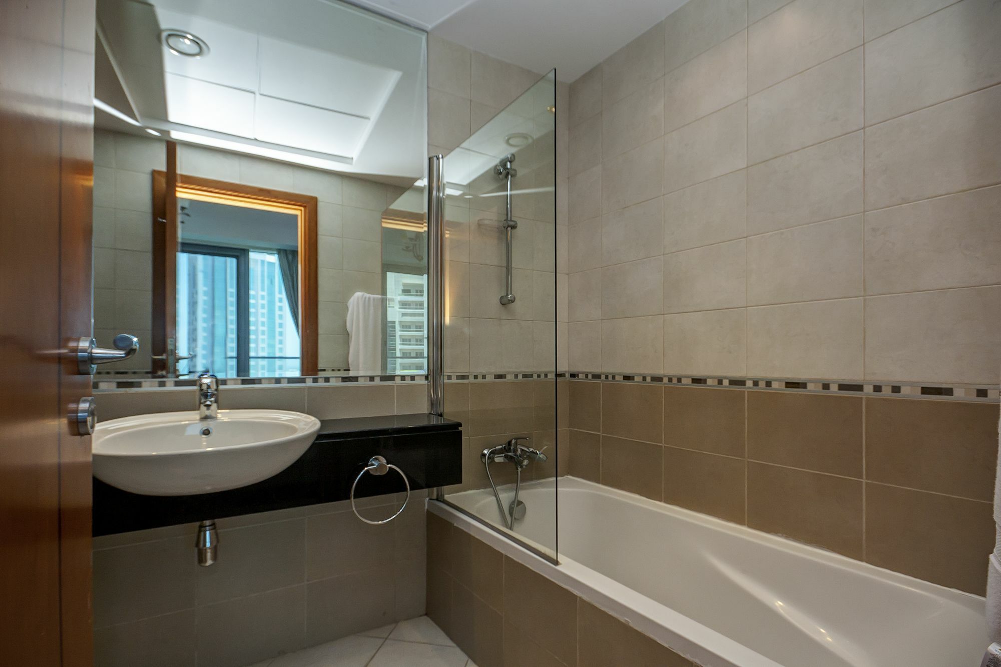 Two Bedrooms In Trident Grand Residence, Jbr By Deluxe Homes Dubai