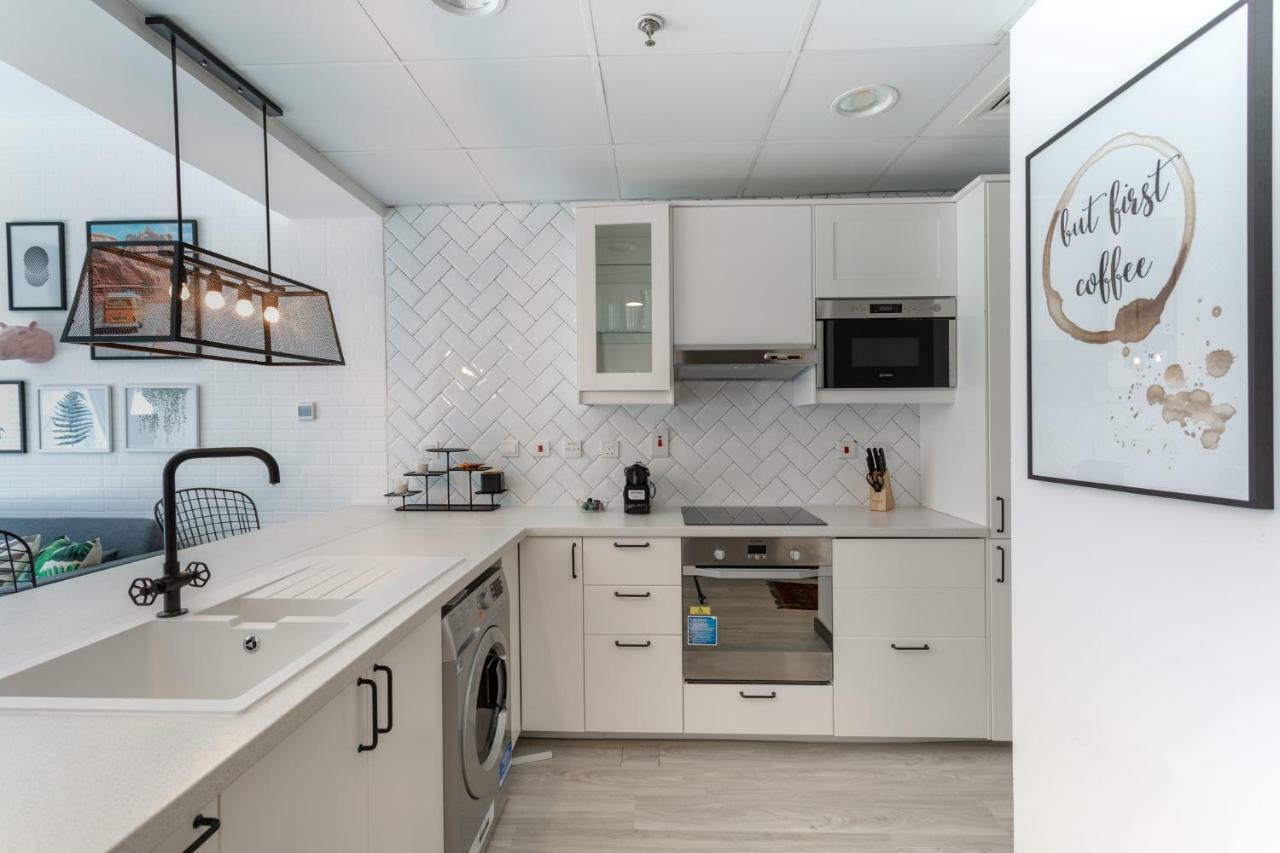 Wow! Super Luxury In Marina - 1br Ro Apartment Dubai