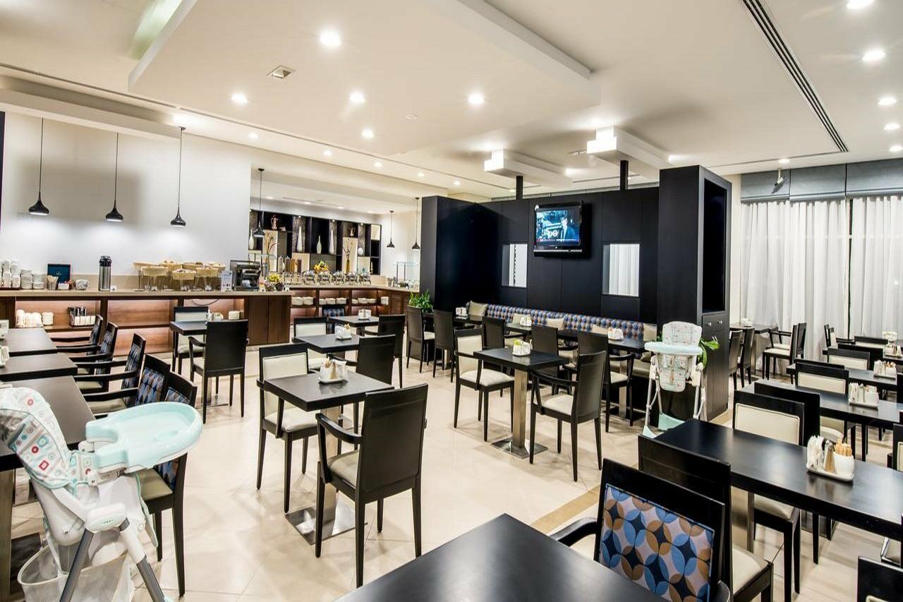 Holiday Express Dubai, Jumeirah By Ihg