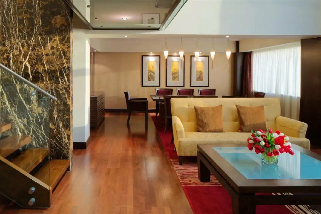 Hyatt Regency - Corniche 5*