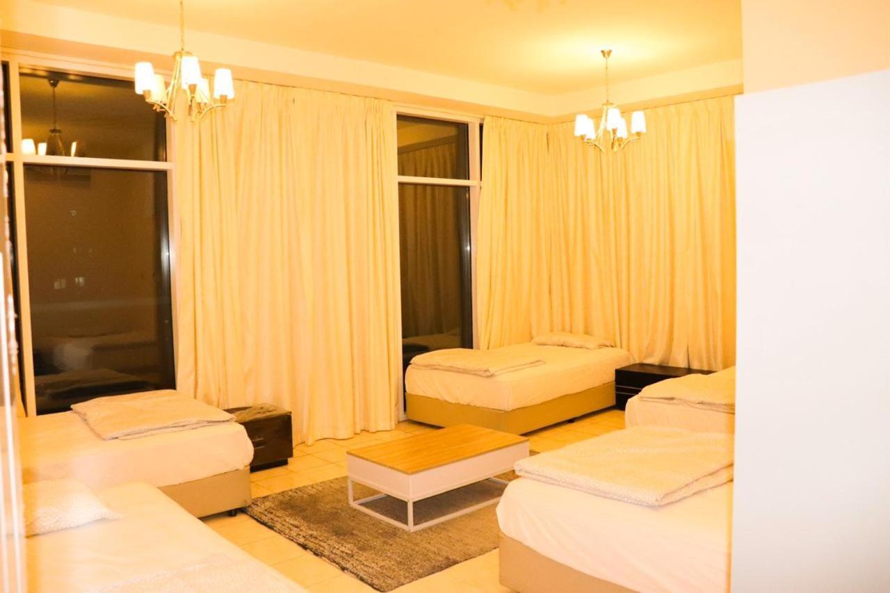 Back Packer 10 Hostel *