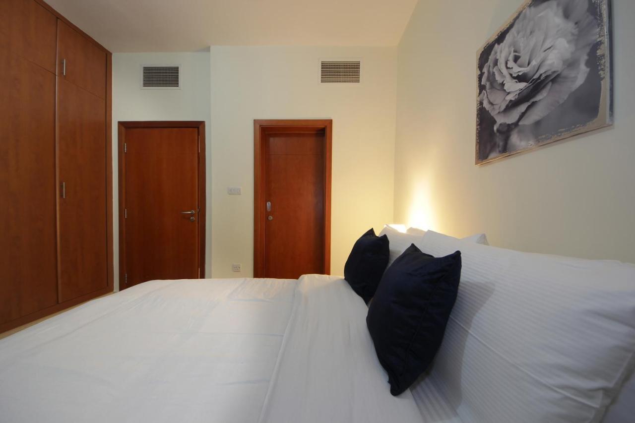 Apartment New Arabian Al Dhafra 2 The Greens 1 Br Dubai