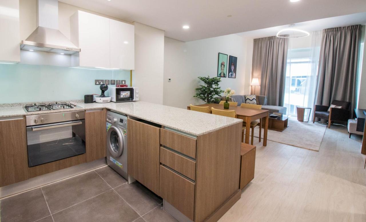 Cozy 1br With Pool And Gym 10mins Away By Drive To Dxb Airport Apartment
