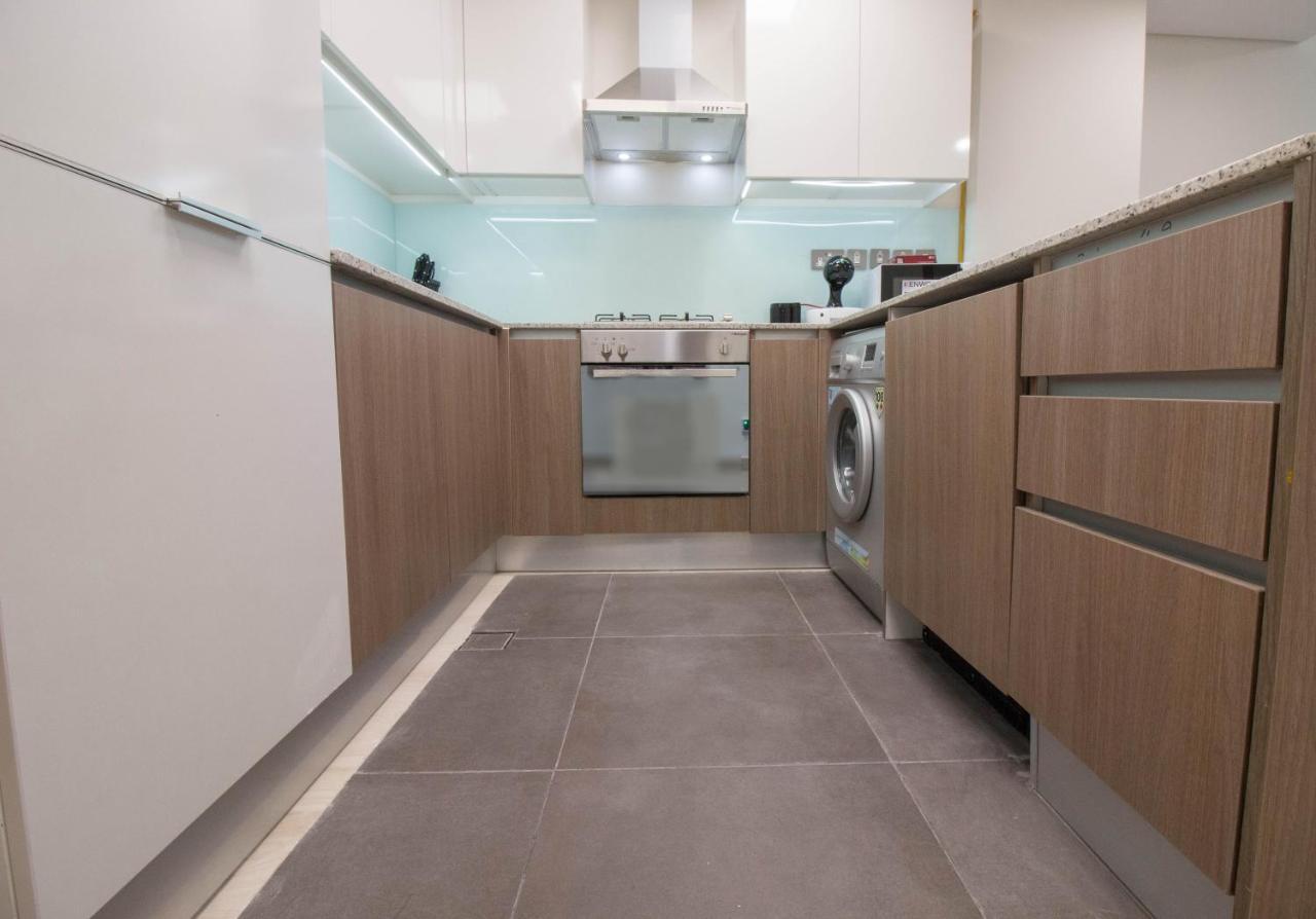 Cozy 1br With Pool And Gym 10mins Away By Drive To Dxb Airport *