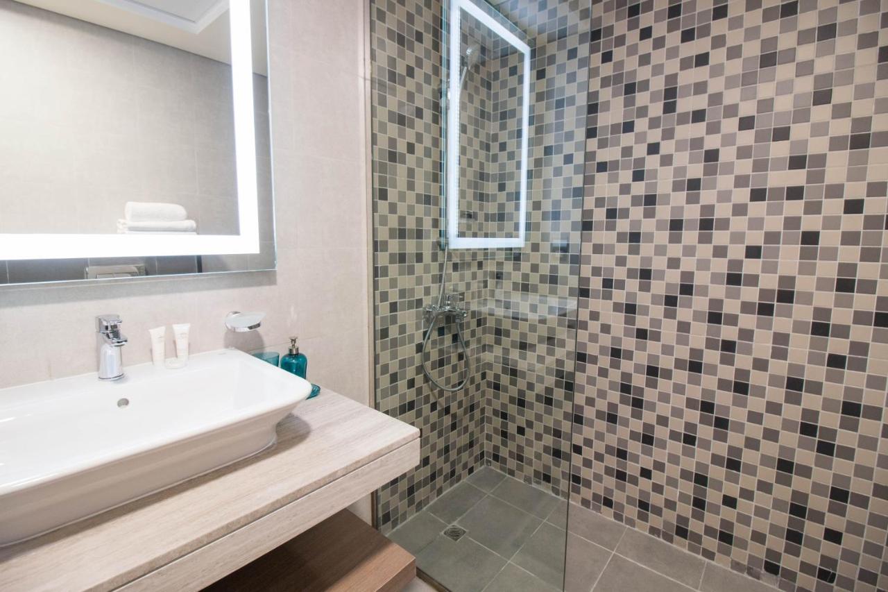 Apartment Cozy 1br With Pool And Gym 10mins Away By Drive To Dxb Airport Dubai