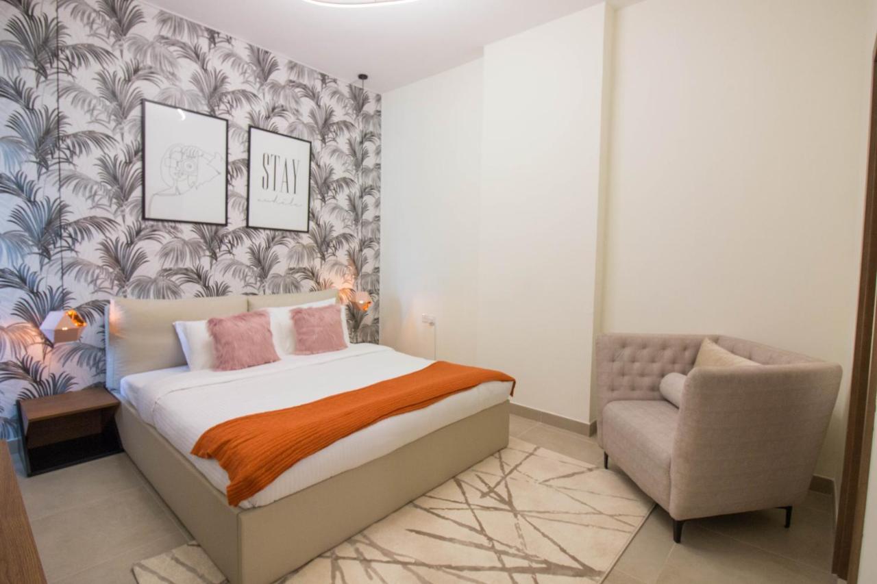 Cozy 1br With Pool And Gym 10mins Away By Drive To Dxb Airport Apartment