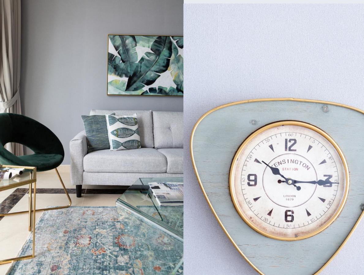Frank Porter - Mon Reve Apartment
