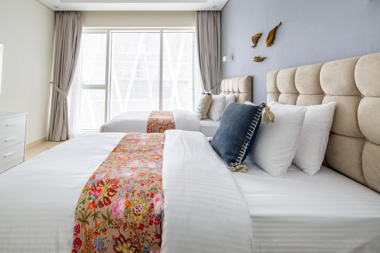 Frank Porter - Mon Reve Apartment Dubai