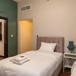 Mira Holiday Homes - New 2 Bedroom In Jlt- Green Area - 2 Min To Metro