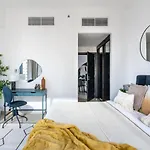 The Smart Concierge - Silverene