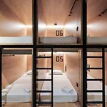 Bee Capsule Hostel Near Burjuman Metro And Sharaf Dg Metro Station