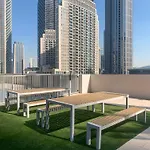 Amazing One Bedroom Apartment In Downtown Dubai 167Fo2-1