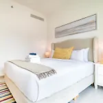 Downtown - 2Br Apartment With Burj Khalifa View