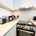 Burj Royale Luxury 1B Balcony & City View Downtown