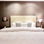 Gorgeous Paramount Apt A682