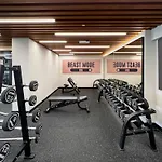 Trophy - Idyllic Studio Haven In Downtown