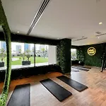 Trophy - Idyllic Studio Haven In Downtown