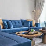 Beautiful 2-Br Flat In Downtown Luxury City Living At Its Best
