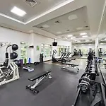 Spacious Home In The Heart Of Marina