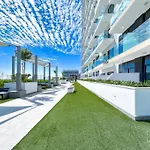 Balcony Studio Haven In Riviera