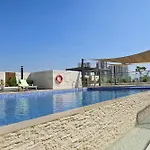Peaceful Studio Flat That Sleeps 2 In Jumeirah Village Circle