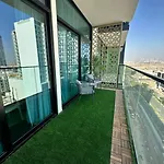 Fully Furnished 1 Bedroom Apartment With Balcony