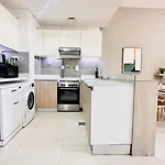 Oyo Home 1366 Standard One Bedroom Jvc