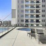 Vayk - Large 1-Bedroom Apartment Close To The Hospital And Dubai Hills Mall