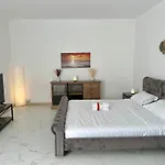 Cozy Private Room In Jumeirah Villa Near The Beach