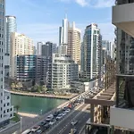 Bright And Airy 1-Bedroom Apartment Perfect For 4 In Dubai Marina